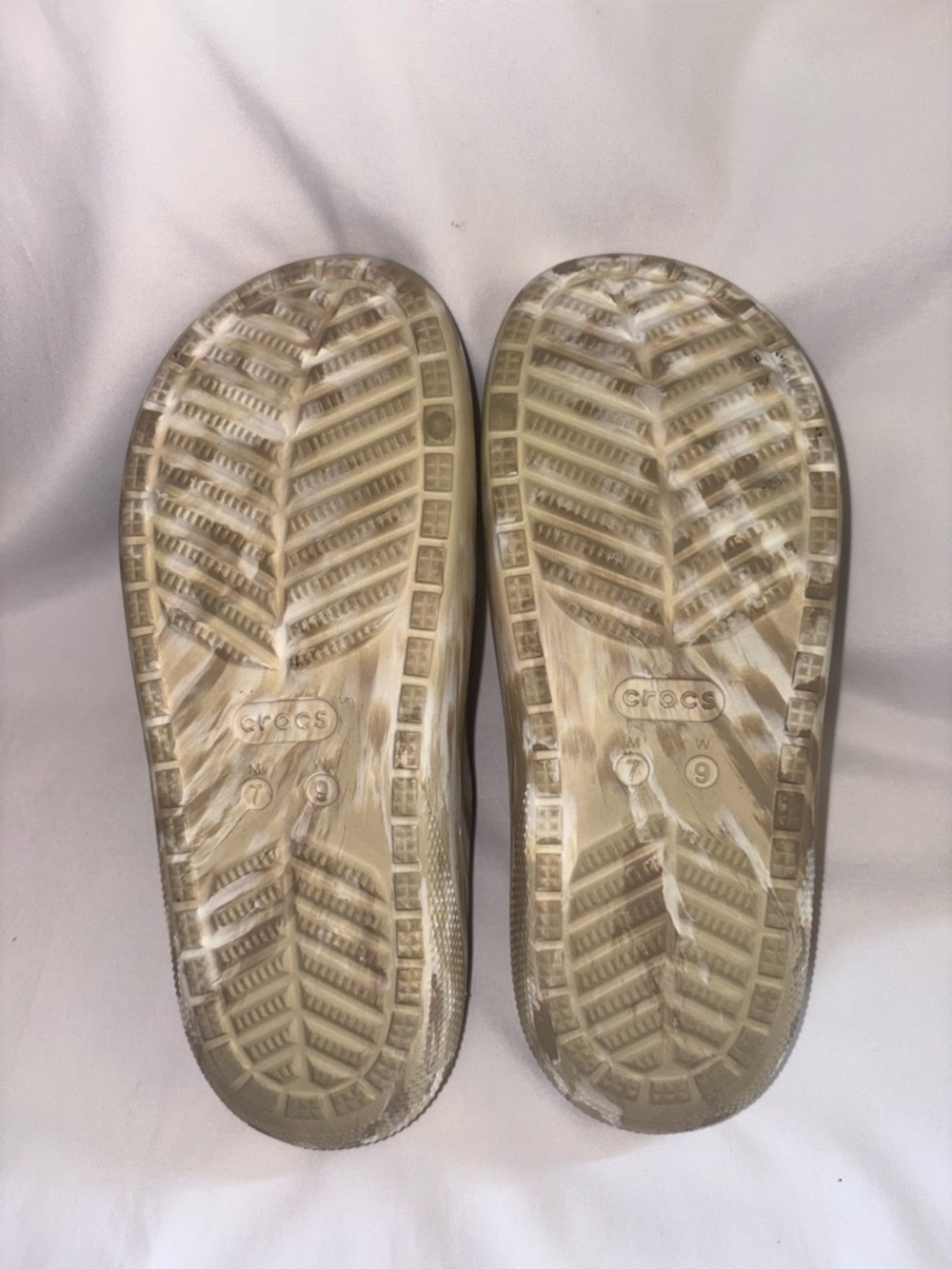 Crocs Tan Marble Slide Sandals Women’s 9 / Men’s 7 Neutral Lightweight Comfort - Picture 4 of 4